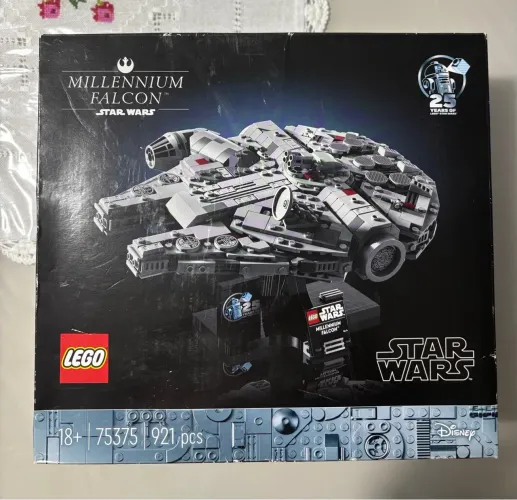 LEGO Star Wars Millennium Falcon 75375