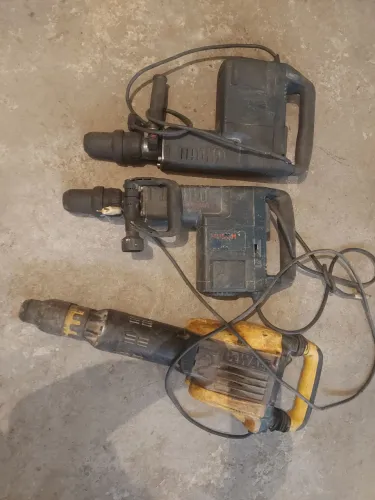 Martelete Dewalt 12kg + 2 Bosch 10kg - Usados<br>