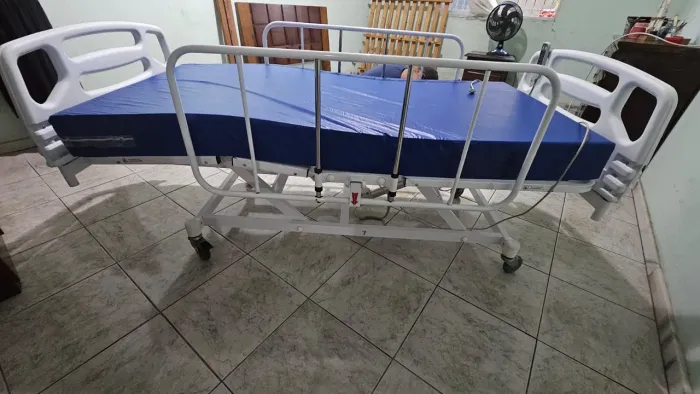 Cama hospitalar eletrônica