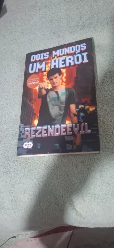 Dois Mundos Um Herói Rezendeevil