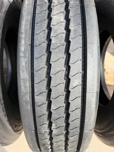 Pneus 295/80 recapado liso