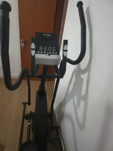 Elíptico Eletromagnético Starke SH30 - Painel e Bluetooth