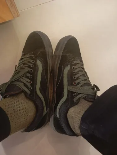 Vendo tênis da marca Vans com a colaboração de um fotógrafo e atleta da marca o ATIBA.