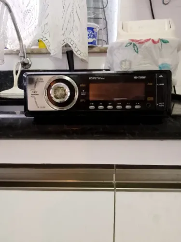 Rádio automotivo