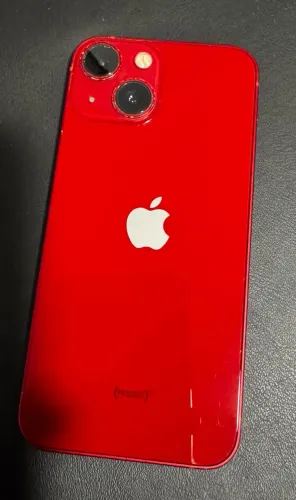 Vendo iPhone 13 mini vermelho, com 128GB, bem conservado.
