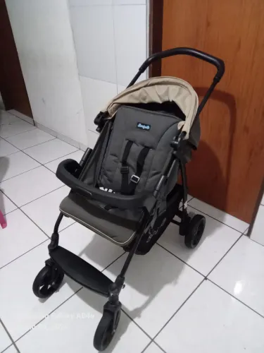 Carrinho de bebê burigotto semi Novo unissex
