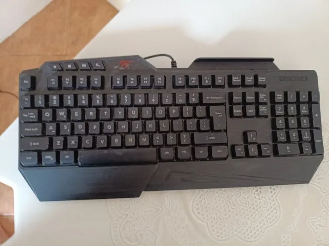 Teclado e mouse RGB perfeitas condições