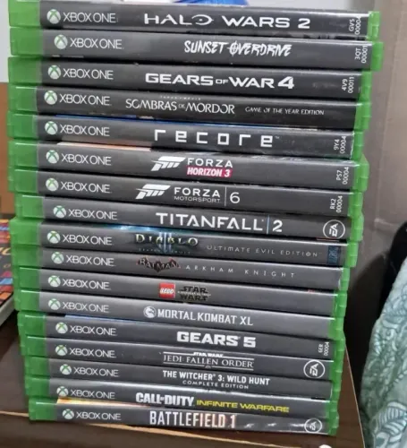 Vendo vários jogos originais em midia fisica Xbox One S