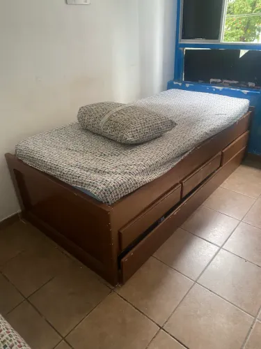 Cama que puxa baixo