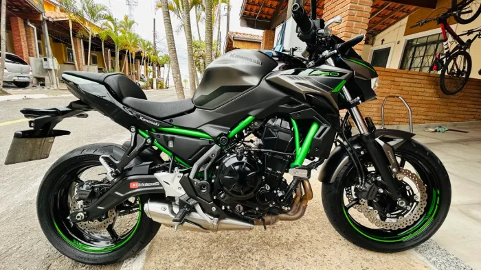 Kawasaki Z650 23/24 Pneus Novos