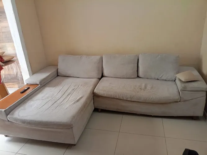 Sofá com chaise
