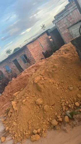 Brita ou areiao pra aterro