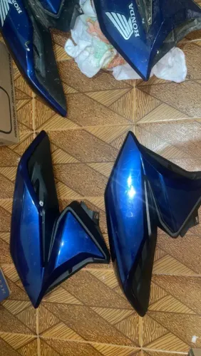 Vendo kit completo das abas do tanque da Titan 160 (Azul Perolizado)!