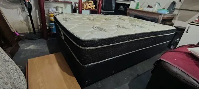 CAMA BASE E COLCHÃO SOLTEIRÃO VIÚVA ORTOBOM USADO R$530 ENTREGA GRÁTIS