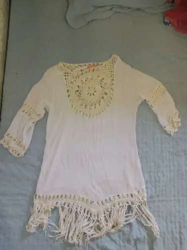 Saída de Praia Túnica Boho Chic com Detalhe em Crochê e Franjas usado em bom estado