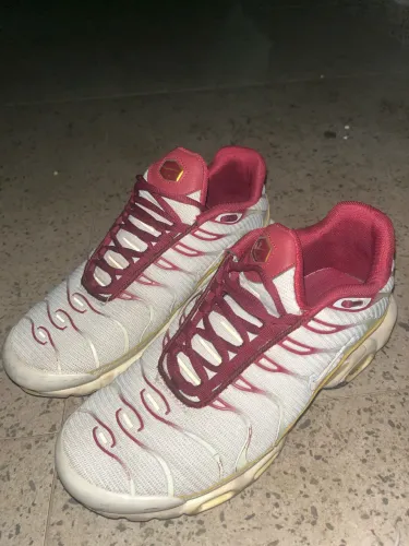 Air max tn sail team red