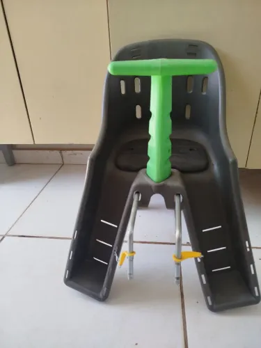 Cadeirinha de bebe para bicicleta.
