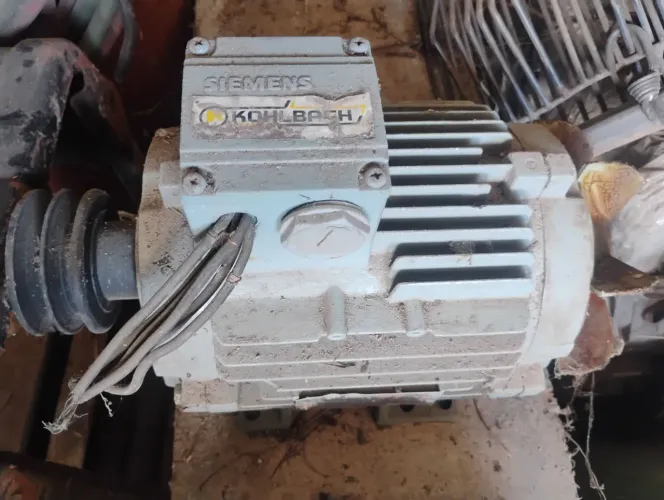Motor Elétrico Trifásico 2cv