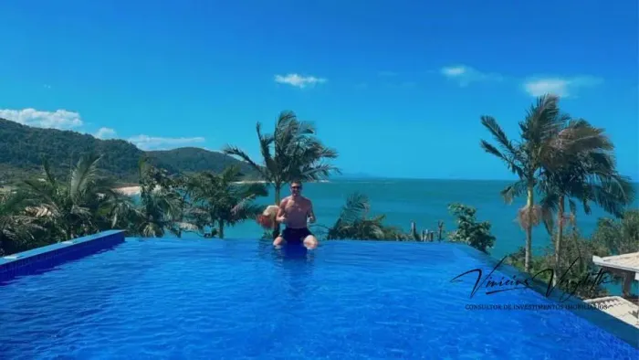 Casa para Locação em Balneário Camboriú, Praia das Taquaras, 4 dormitórios, 3 suítes, 4 ba