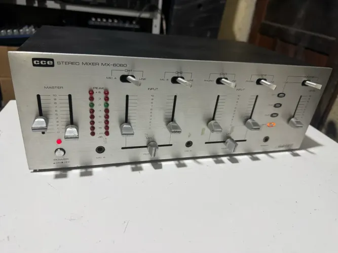 Mixer CCE modelo MX-6060 muito novo 