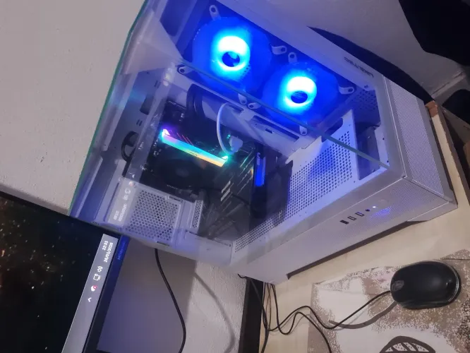 Pc gamer Ryzen 5 5600gt GTX 1660 Galaxy oc