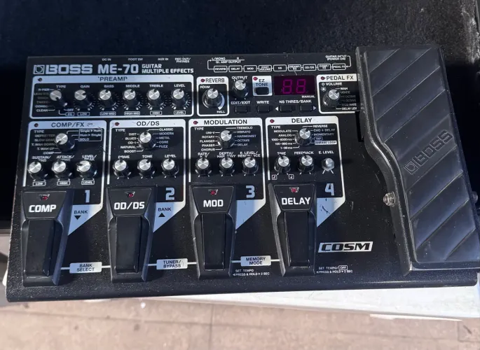 Pedaleira BOSS ME70