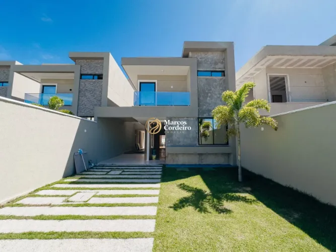 CASA EM RUA PRIVATIVA NO EUSÉBIO