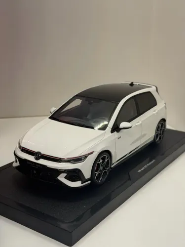 Miniatura Volkswagen Golf Mk8 Gti Clubsport 1:18 Ottomobile Branco N é autoart