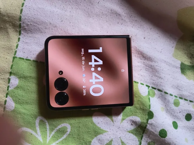 Vendo Motorola RAZR 50 ultra
