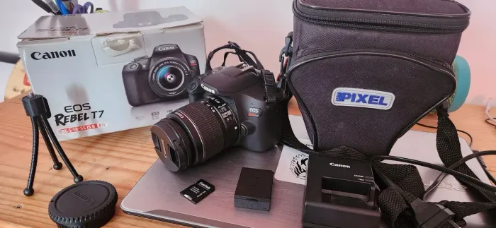 Canon T7 com lente 18-55mm