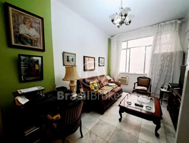 Imóvel a venda sala e quarto com dependência completa, 55 m² em Copacabana