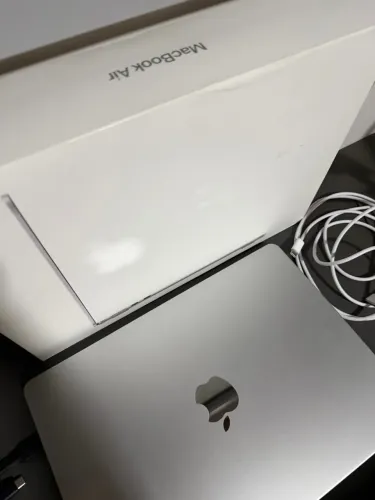 Macbook Air M4 13 256GB- Apple - Comprado há 4 meses