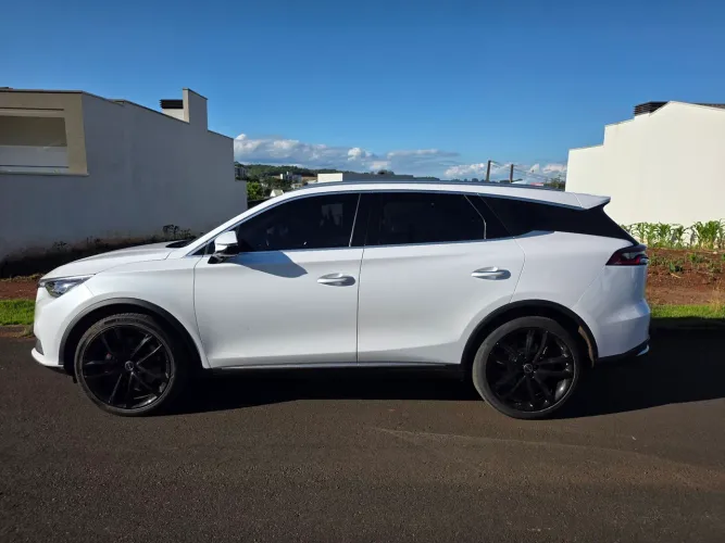 BYD Tan EV 4X4 (elétrico) 2023