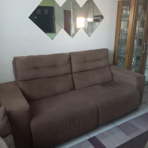 Sofá três lugares