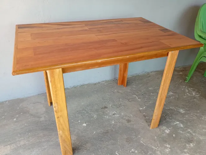 Mesa para 4 Lugares de Angelim Seminova