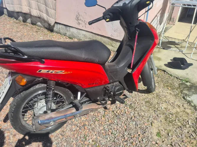 Vendo biz 2015, sem detalhes impecável, nada para fazer