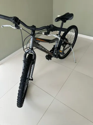 Bicicleta Iron Fox com marchas