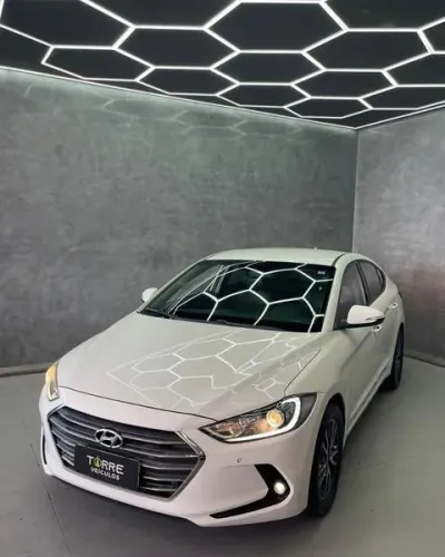 Hyundai Elantra 2.0 16V Flex Aut. 2017
