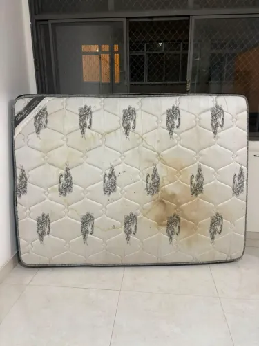 Colchão Casal Usado Marca Master 