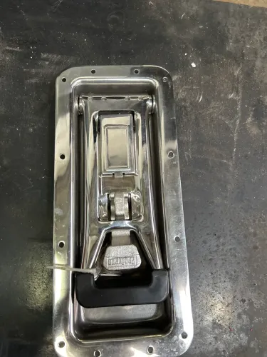 Maçaneta para porta de caminhão baú 