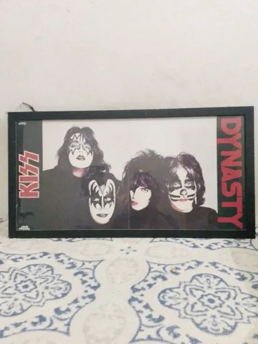 quadro emoldurado com pôster importado japonês da banda Kiss raridade 
