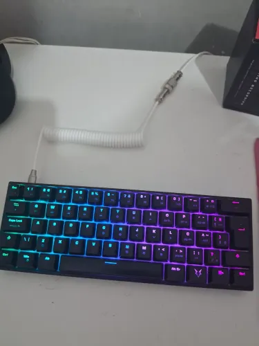 Teclado mecânico c/ cabo enrolado