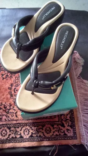 Sandália Anabela Picadilly 50,00