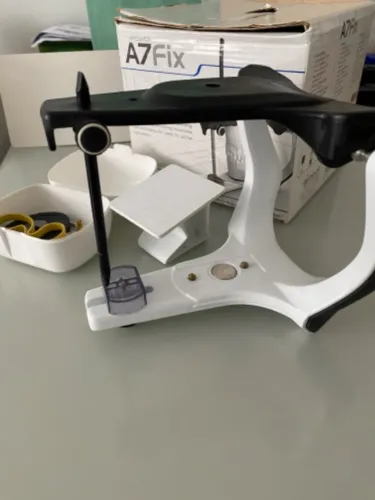 Articulador semi - ajustável ( material odontológico ) + mesa de camper