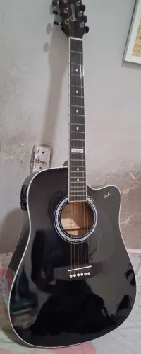 Vendo violão muito novo preço excelente