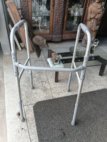 Andador articulado
