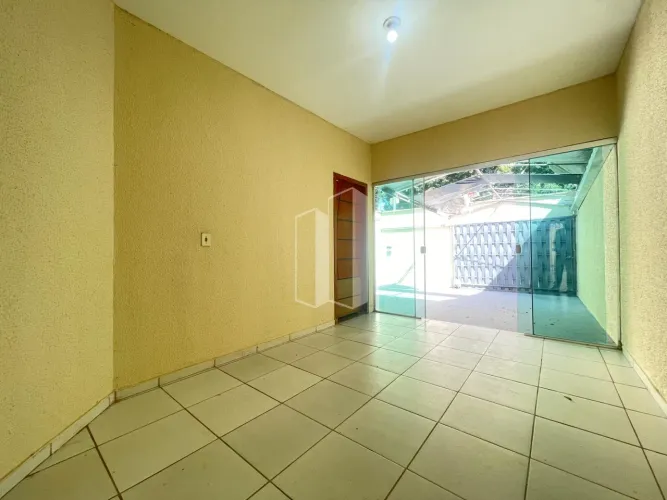 Casa com 3 Dormitórios, 1 Suíte, 2 Vagas e com 90M² em Residencial Olinda