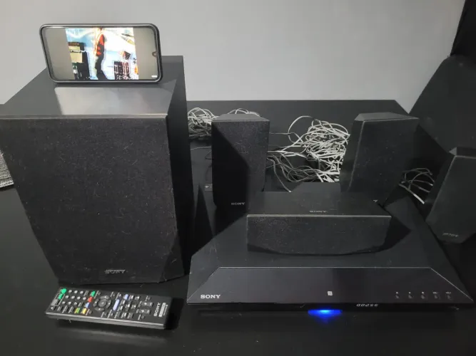Home theater com DVD e Bluetooth rádio FM 