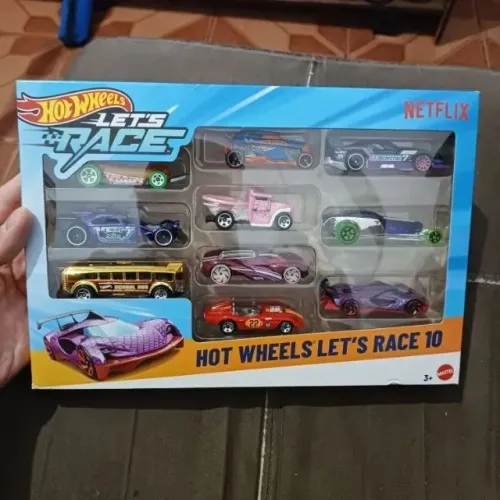 Kit com 10 carros hot whells lets race da série da Netflix original Mattel