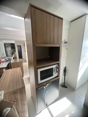 Torre quente para microondas e forno